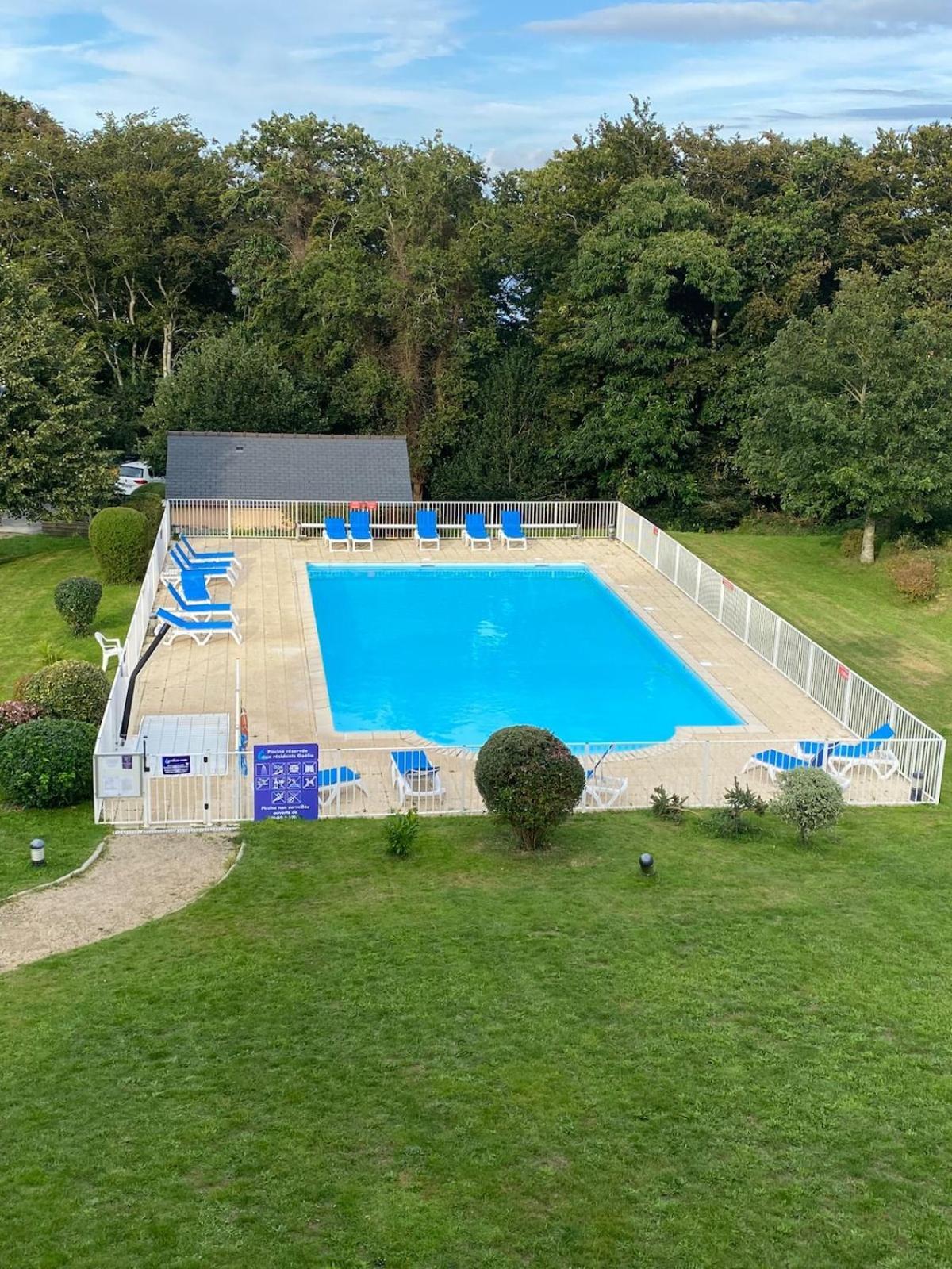 Appartement Dans Une Residence Avec Piscines Carantec Exterior foto